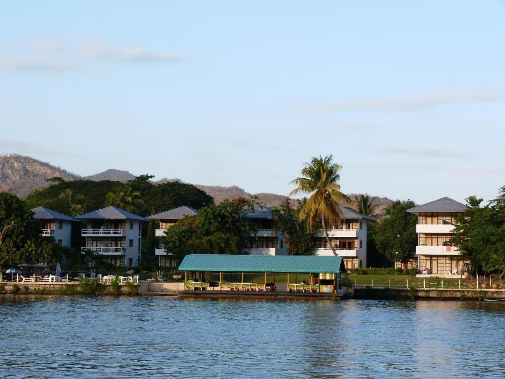 Camelia Resort Kanchanaburi Exterior photo